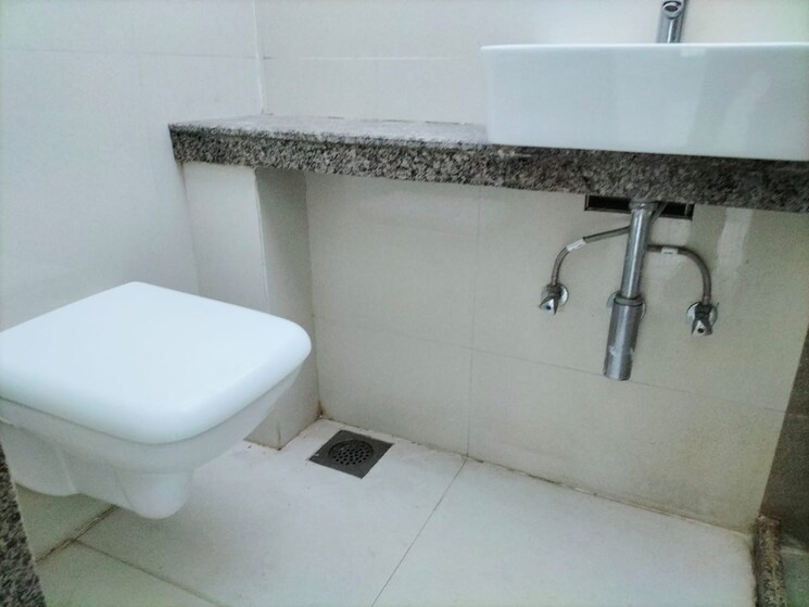 Bathroom, dgs-sheetal-ekta 2 Bedroom 612 Sq.Ft. Apartment In Malad East Mumbai 9558265