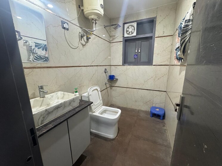 Bathroom, saket 1 Bedroom 450 Sq.Ft. Builder Floor In Saket Delhi 9558274