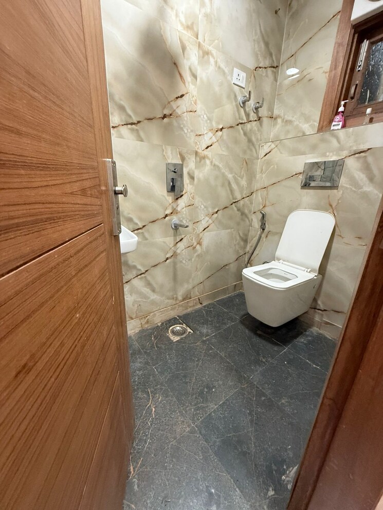 Bathroom, saket 1 Bedroom 450 Sq.Ft. Builder Floor In Saket Delhi 9558274