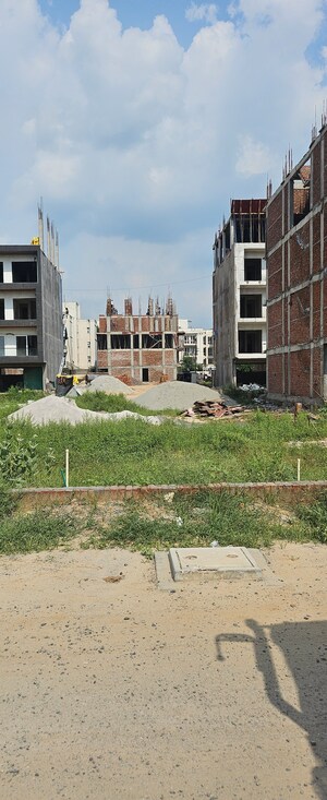  Plot For Sale in Sector 49