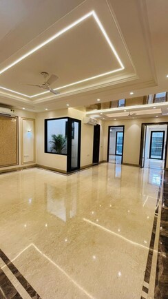 3 BHK Builder Floor For Sale in BPTP Green Oaks
