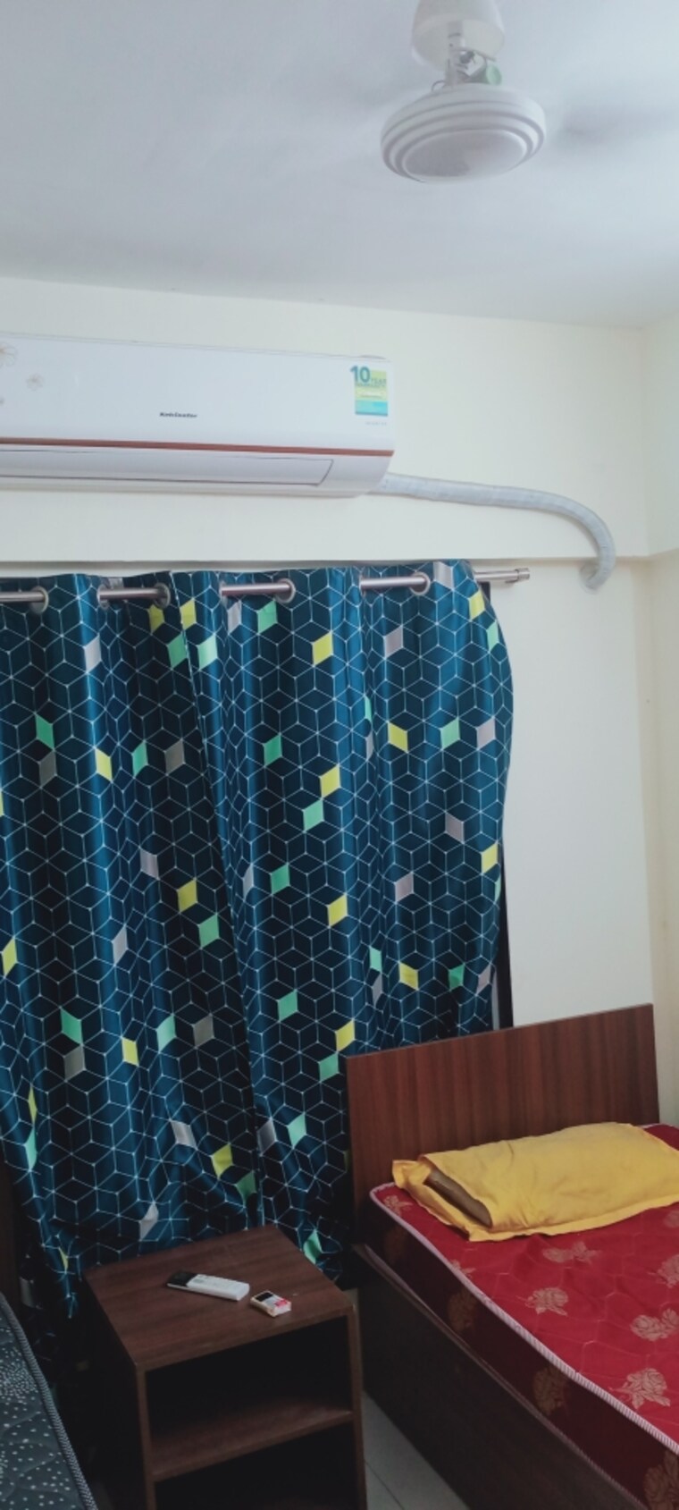 Bedroom, bindra-complex 2 Bedroom 1000 Sq.Ft. Apartment In Andheri East Mumbai 9558327