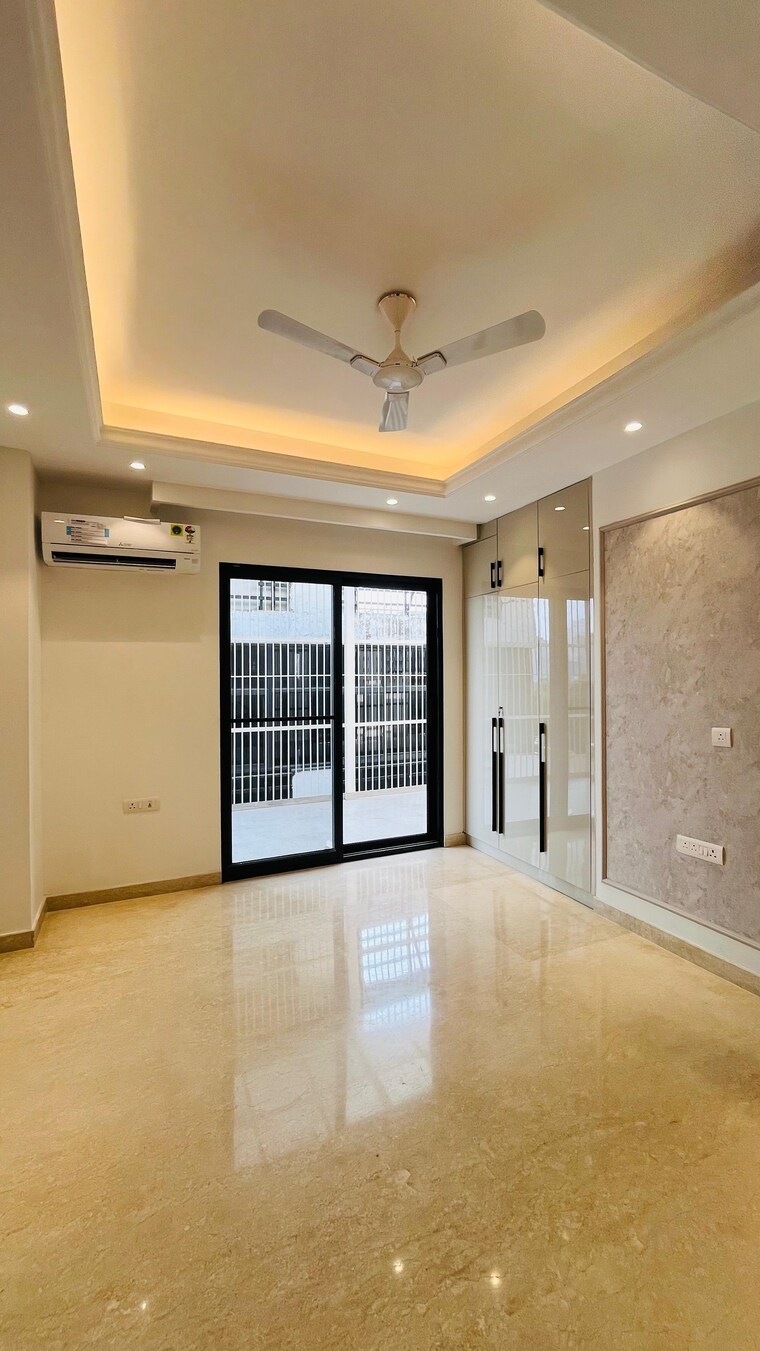 Room, bptp-green-oaks 3 Bedroom 180 Sq.Ft. Builder Floor In Sector 70a Gurgaon 9558324