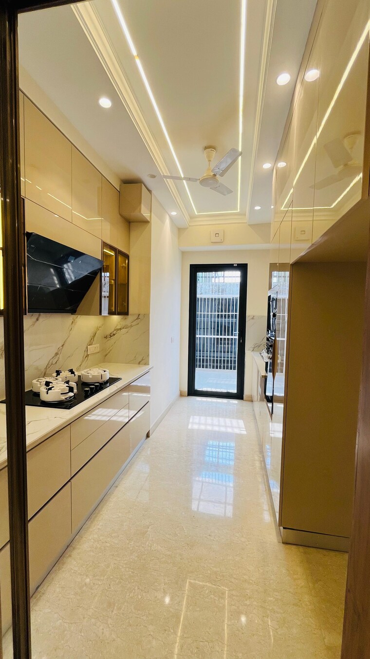 Kitchen, bptp-green-oaks 3 Bedroom 180 Sq.Ft. Builder Floor In Sector 70a Gurgaon 9558324