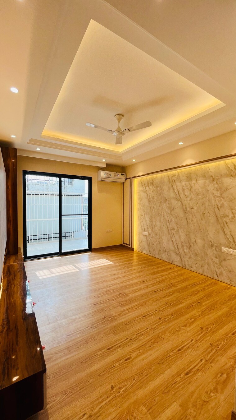 Room, bptp-green-oaks 3 Bedroom 180 Sq.Ft. Builder Floor In Sector 70a Gurgaon 9558324