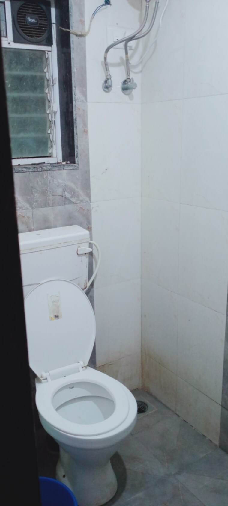Bathroom, bindra-complex 2 Bedroom 1000 Sq.Ft. Apartment In Andheri East Mumbai 9558327
