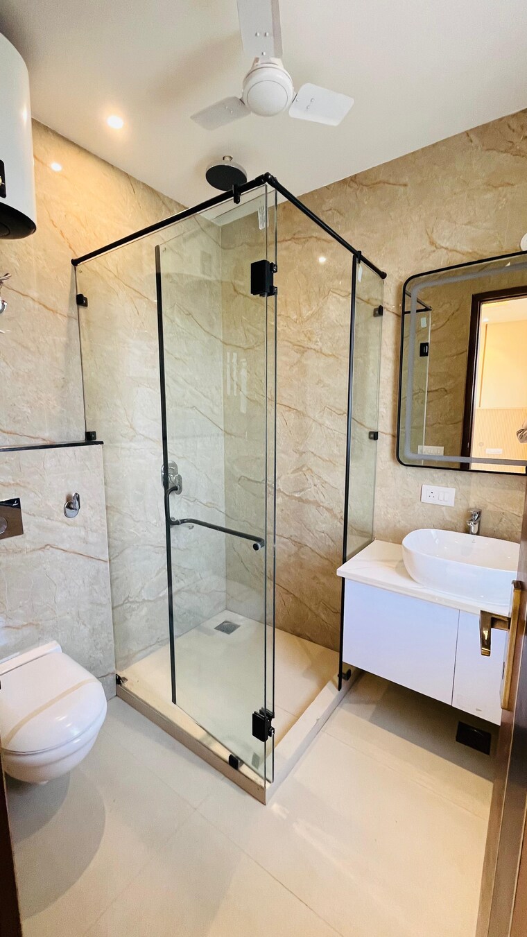 Attached Bathroom, bptp-green-oaks 3 Bedroom 180 Sq.Yd. Builder Floor In Sector 70a Gurgaon 9558326