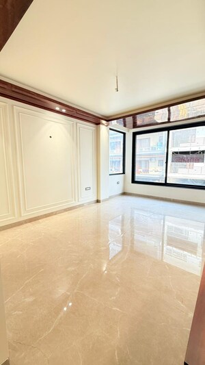 Room in 4 BHK Builder Floor at Ansal API Esencia, Sector 67 – for Sale