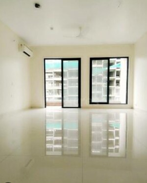 Room in 4 BHK Apartment at Kalyani Nagar – for Sale