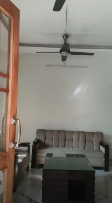 Furnished Amenities in 3 BHK Apartment at Gomti Nagar – for Rent