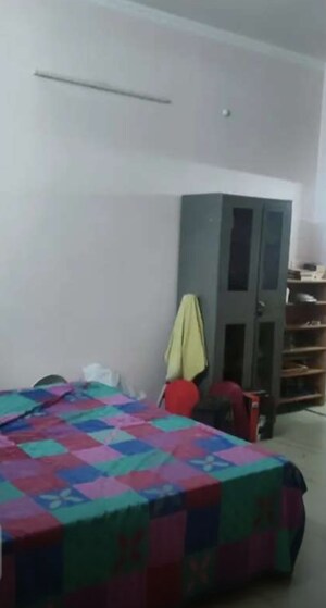 Bedroom in 3 BHK Apartment at Gomti Nagar – for Rent