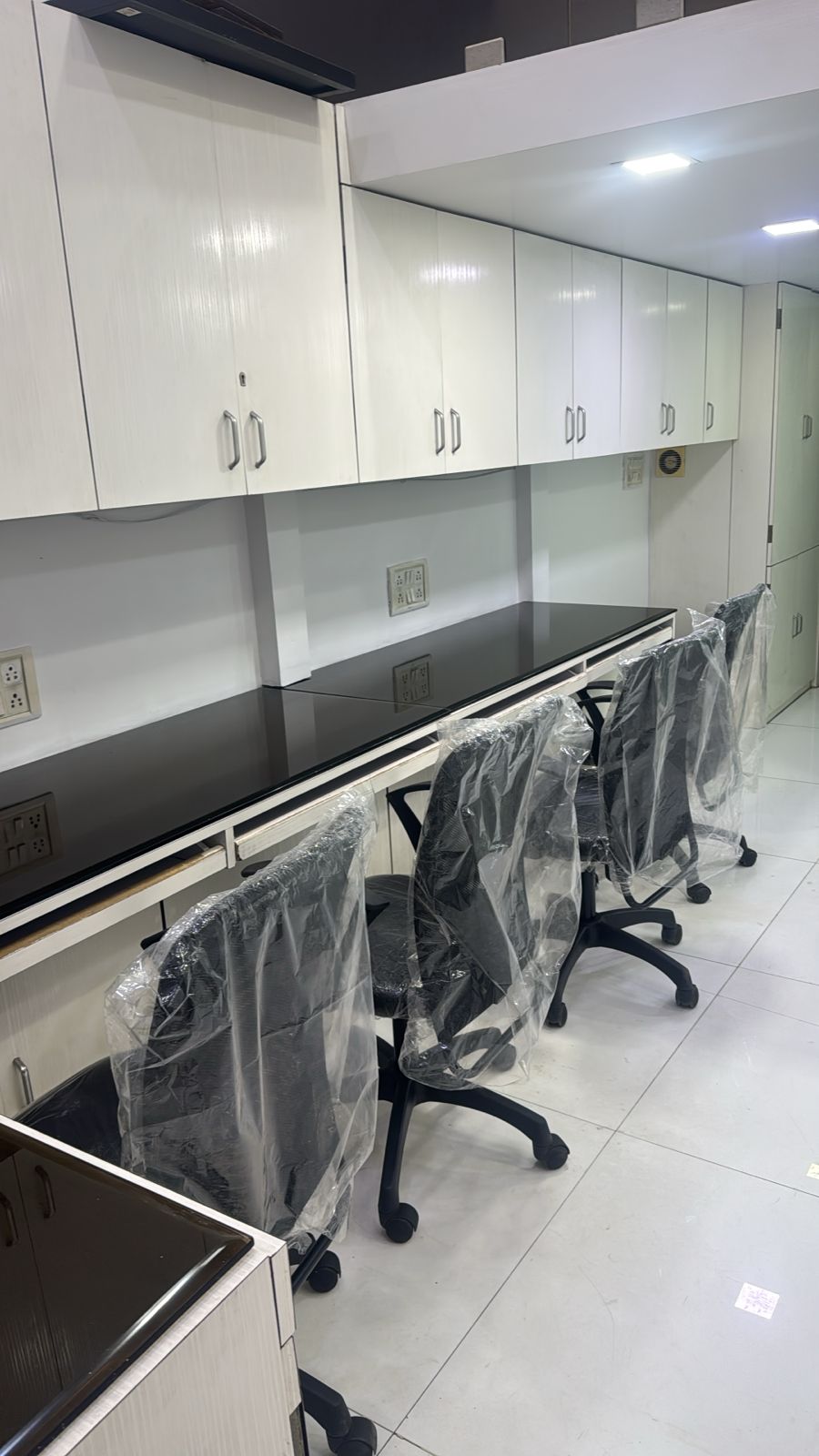 Office Space For Rent in Opp Infinity Mall, Link R