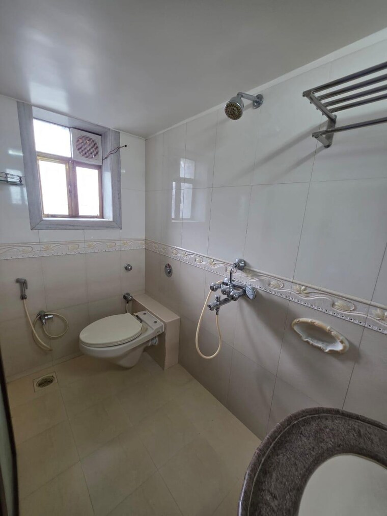 Bathroom, omkar-signet 1 Bedroom 333 Sq.Ft. Apartment In Malad East Mumbai 9558397