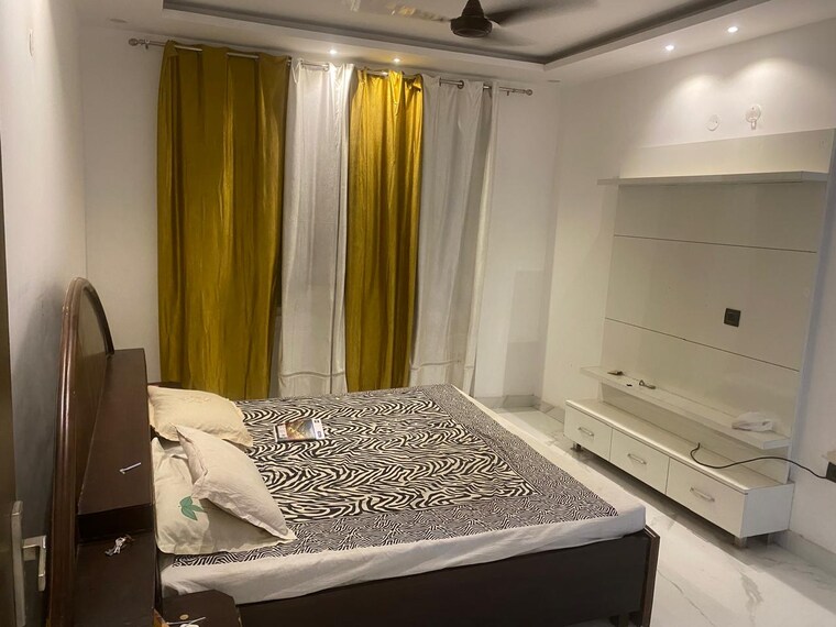 Bedroom, vip road 3 Bedroom 1800 Sq.Ft. Apartment In Vip Road Zirakpur 9558404
