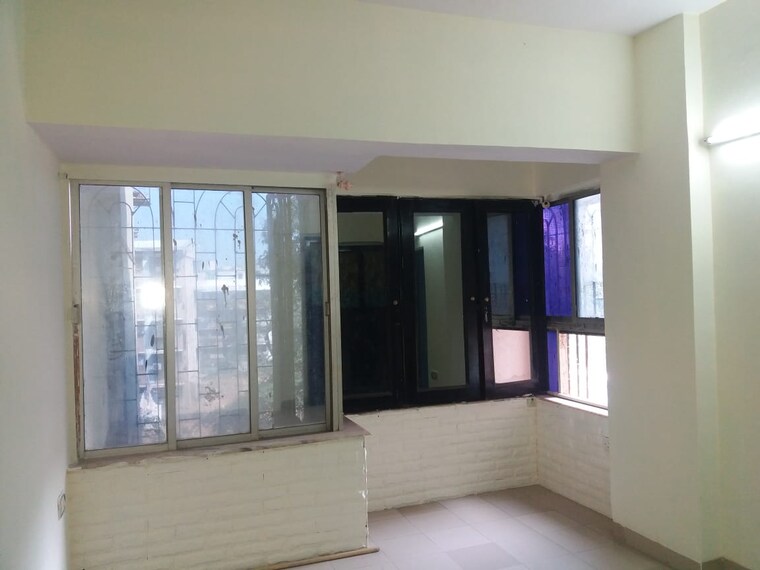 Room, andheri west 1 Bedroom 400 Sq.Ft. Apartment In Andheri West Mumbai 9558412