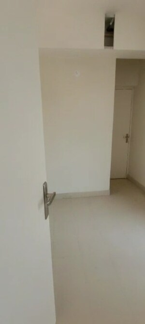 Room in 3.5 BHK Apartment at Imperia Esfera, Sector 37c – for Sale