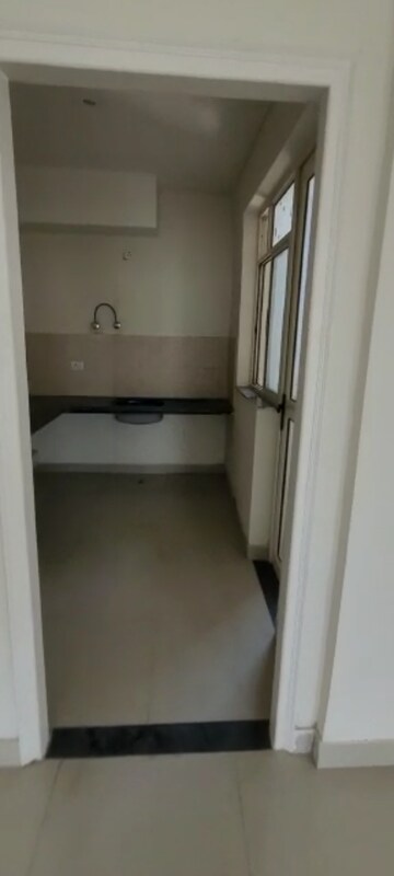 Furnished Amenities in 3.5 BHK Apartment at Imperia Esfera, Sector 37c – for Sale