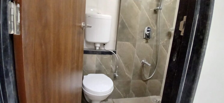 Bathroom, bhatta-chawl 2 Bedroom 745 Sq.Ft. Apartment In Worli Mumbai 9558483