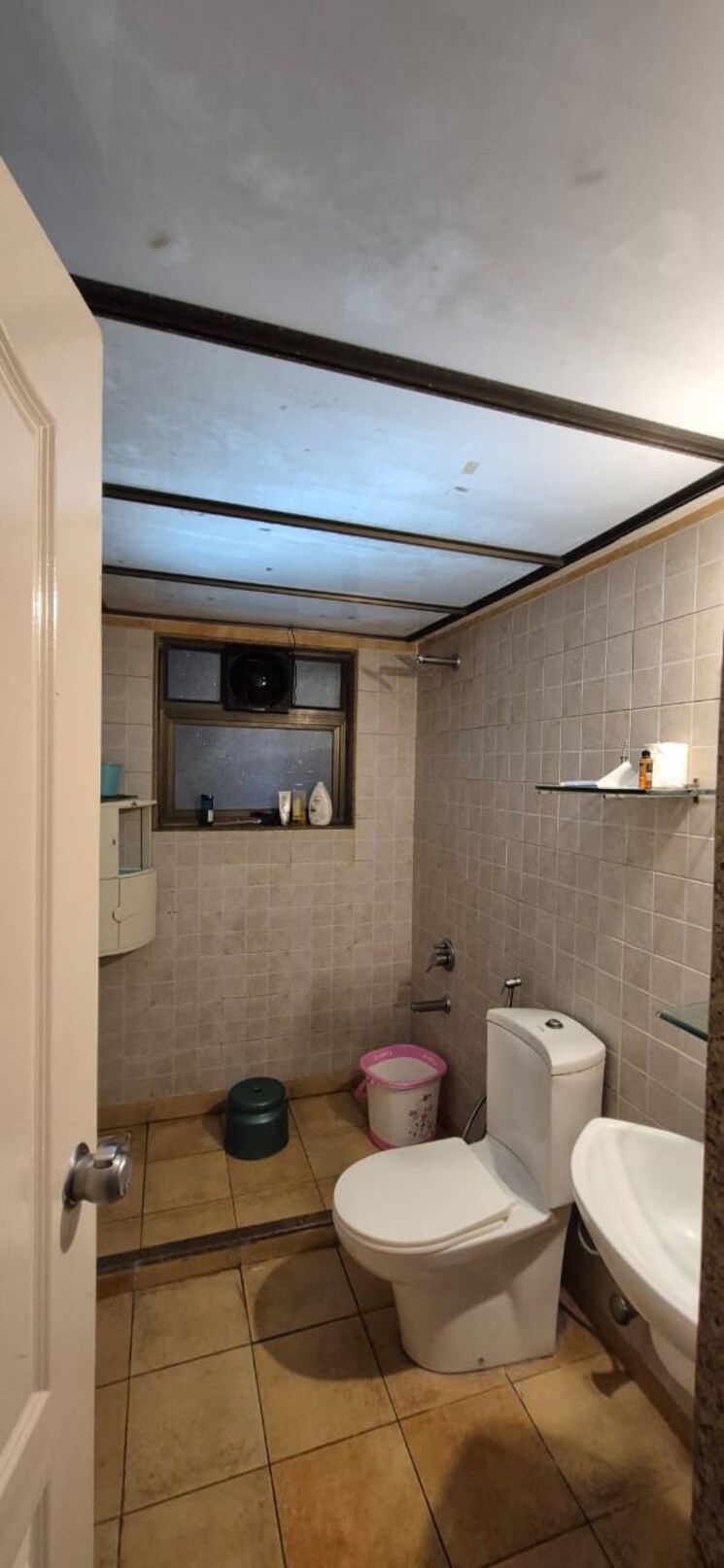 Bathroom, kalyani nagar 3 Bedroom 1420 Sq.Ft. Apartment In Kalyani Nagar Pune 9558492