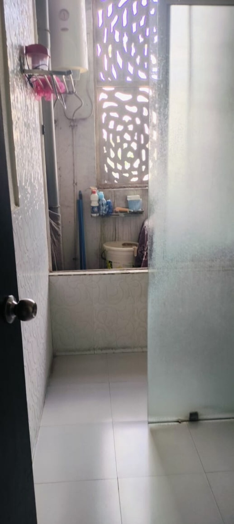 Bathroom, gaur-city-2 2 Bedroom 1050 Sq.Ft. Apartment In Gaur City 2 Greater Noida 9558504