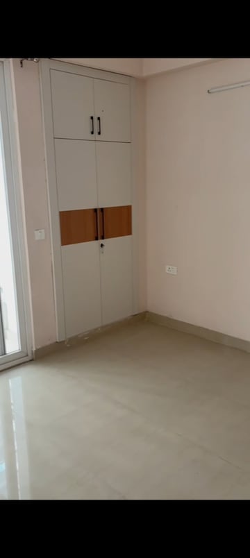 2 BHK Apartment For Rent in Amrapali Golf Homes, Sector 4 Greater Noida