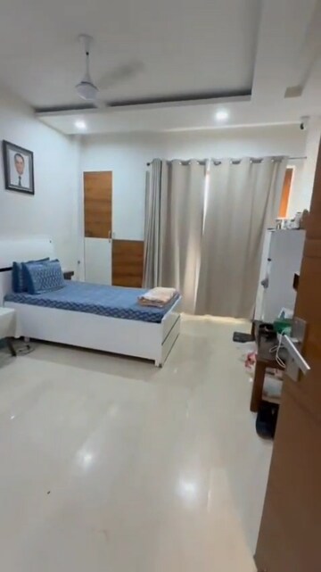 Living Room in 4 BHK Builder Floor at BPTP Parkland Pride, Sector 77 – for Sale