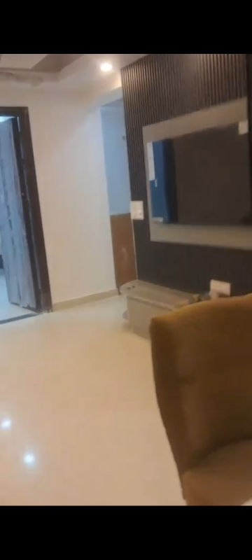 5 BHK + Servant Room Apartment For Rent in Satguru Apartments