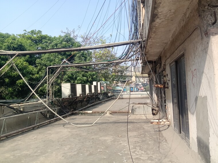 Balcony, bezzola-complex Commercial Office Space 10000 Sq.Ft. In Chembur Mumbai 9558563