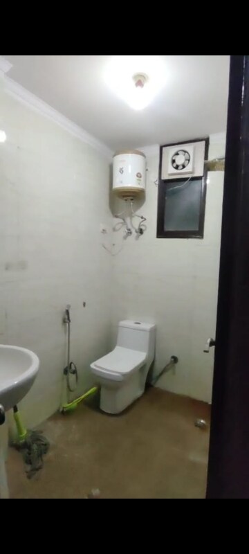 Washroom in 1 BHK Builder Floor at Chattarpur – for Rent