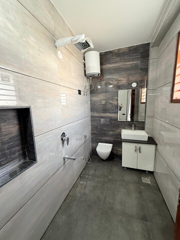 Bathroom in 3 BHK Builder Floor at Sushant Lok 2, Sector 57 – for Rent