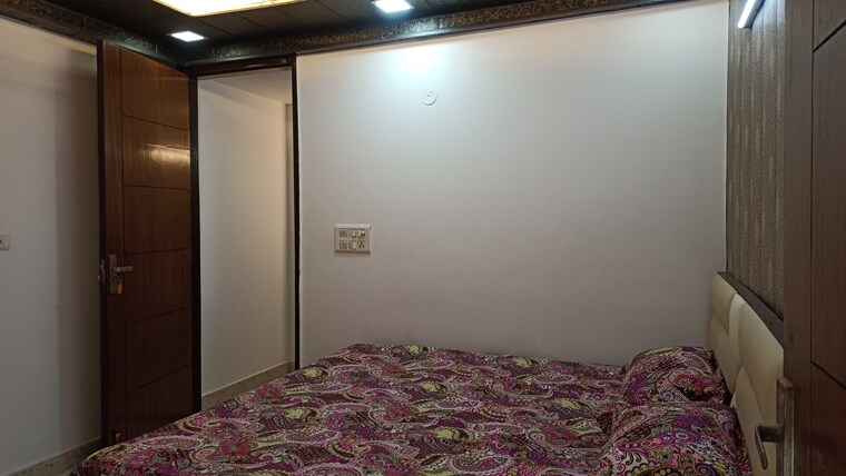Room, chattarpur 1 Bedroom 555 Sq.Ft. Builder Floor In Chattarpur Delhi 9558576