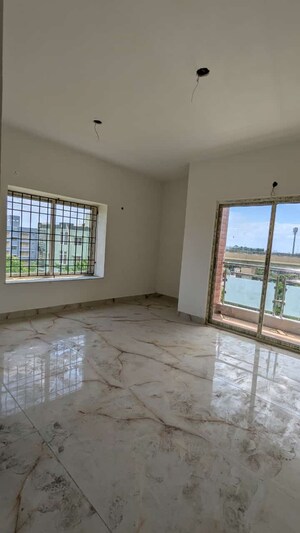 Room in 6 BHK Apartment at Ballygunge – for Sale