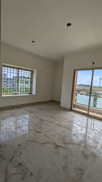 Room in 6 BHK Apartment at Ballygunge – for Sale