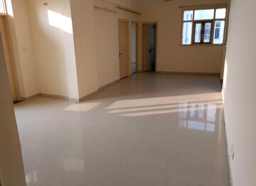 Room in 3 BHK Apartment at Omaxe Heights, Sector 86 – for Rent