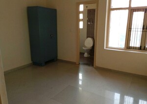Room in 3 BHK Apartment at Omaxe Heights, Sector 86 – for Rent