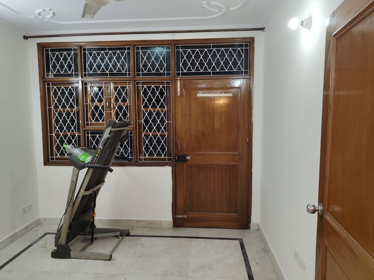 Bedroom, south extension i 4 Bedroom 300 Sq.Yd. Builder Floor In South Extension I Delhi 9558598