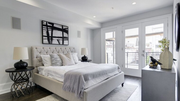 Bedroom, sector 73 2 Bedroom 1050 Sq.Ft. Builder Floor In Sector 73 Noida 9558641