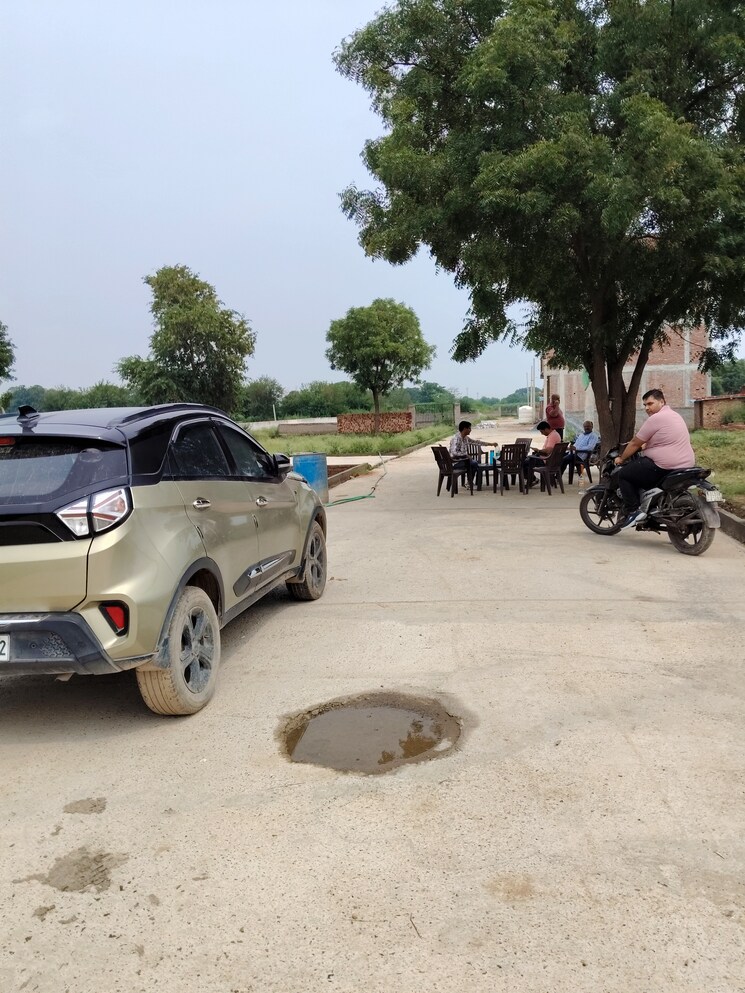 Exterior View, sector 20 yamuna expressway  300 Sq.Yd. Plot In Sector 20 Yamuna Expressway Greater Noida 9558643