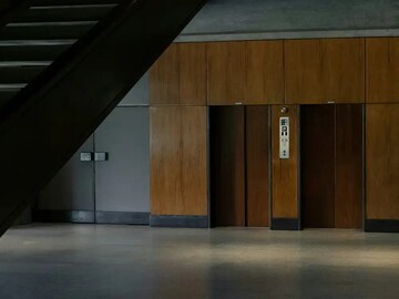 Lift in 3 BHK Apartment at Embassy One Thane, Panch Pakhadi – for Rent