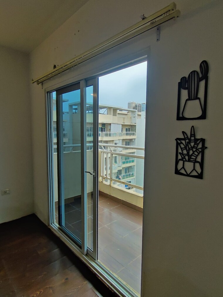 Balcony, elite-golf-green 3 Bedroom 965 Sq.Ft. Apartment In Sector 79 Noida 9558666