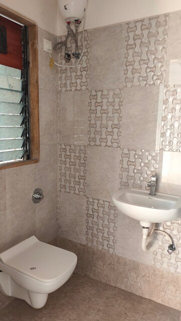 Bathroom in 3 BHK Apartment at Infiniti Mall Malad, Malad West – for Rent