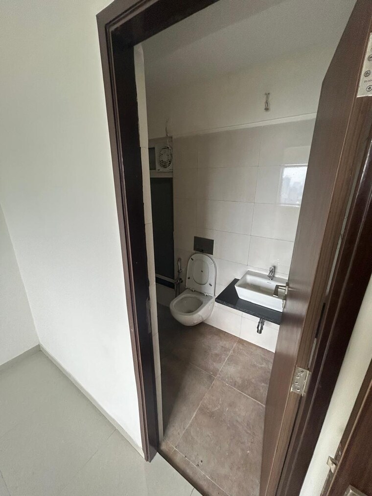 Attached Bathroom, omkar-signet 1 Bedroom 333 Sq.Ft. Apartment In Malad East Mumbai 9558683