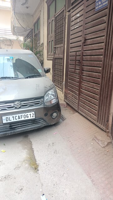 Parking in 1 BHK Builder Floor at Old DLF Colony, Sector 14 – for Sale