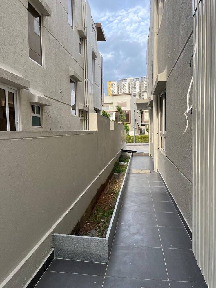 Balcony, muppas-indraprastha 4 Bedroom 4000 Sq.Ft. Villa In Tellapur Hyderabad 9558712