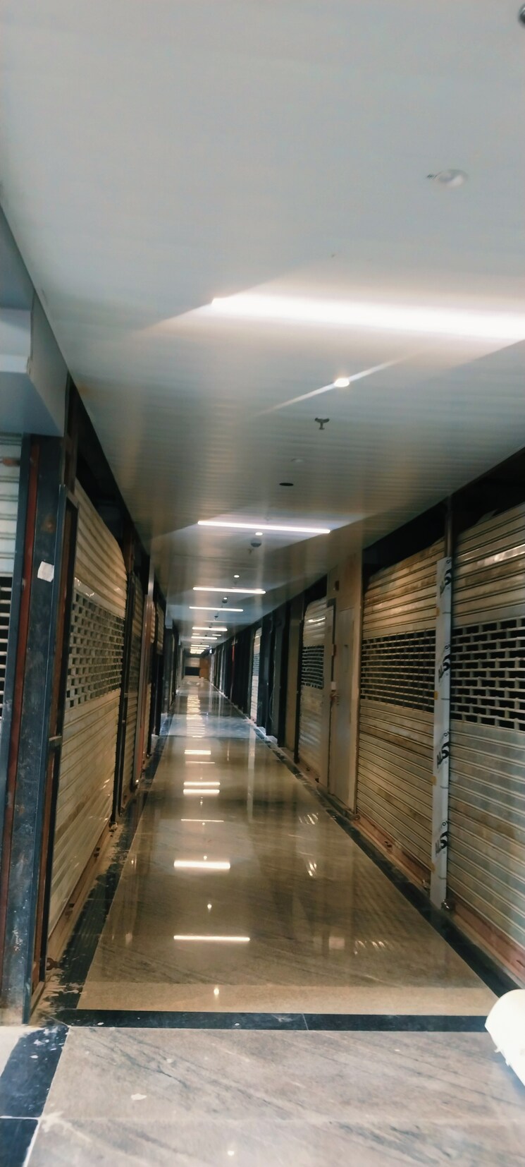 undefined, ska-arcadia Commercial Shop 350 Sq.Ft. In Wave City Ghaziabad 9558718