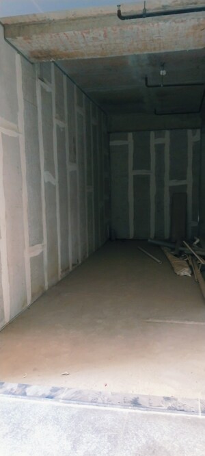 Room in  Shop at SKA Arcadia, Wave City – for Sale