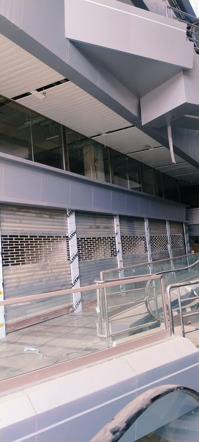 Balcony, ska-arcadia Commercial Shop 350 Sq.Ft. In Wave City Ghaziabad 9558718