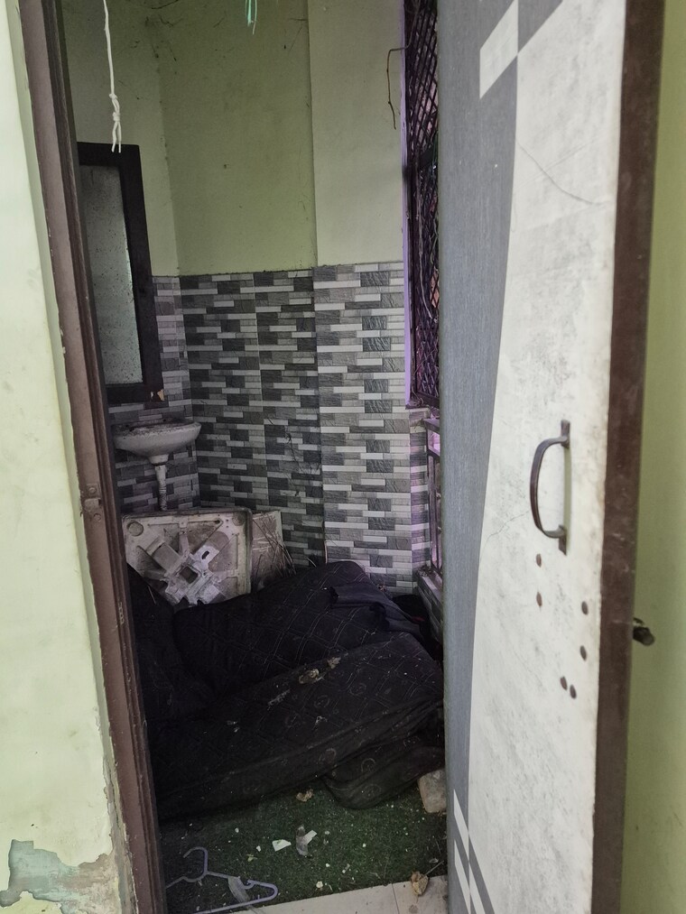 Master Bedroom, mayur vihar 2.5 Bedroom 450 Sq.Ft. Builder Floor In Mayur Vihar Delhi 9558743