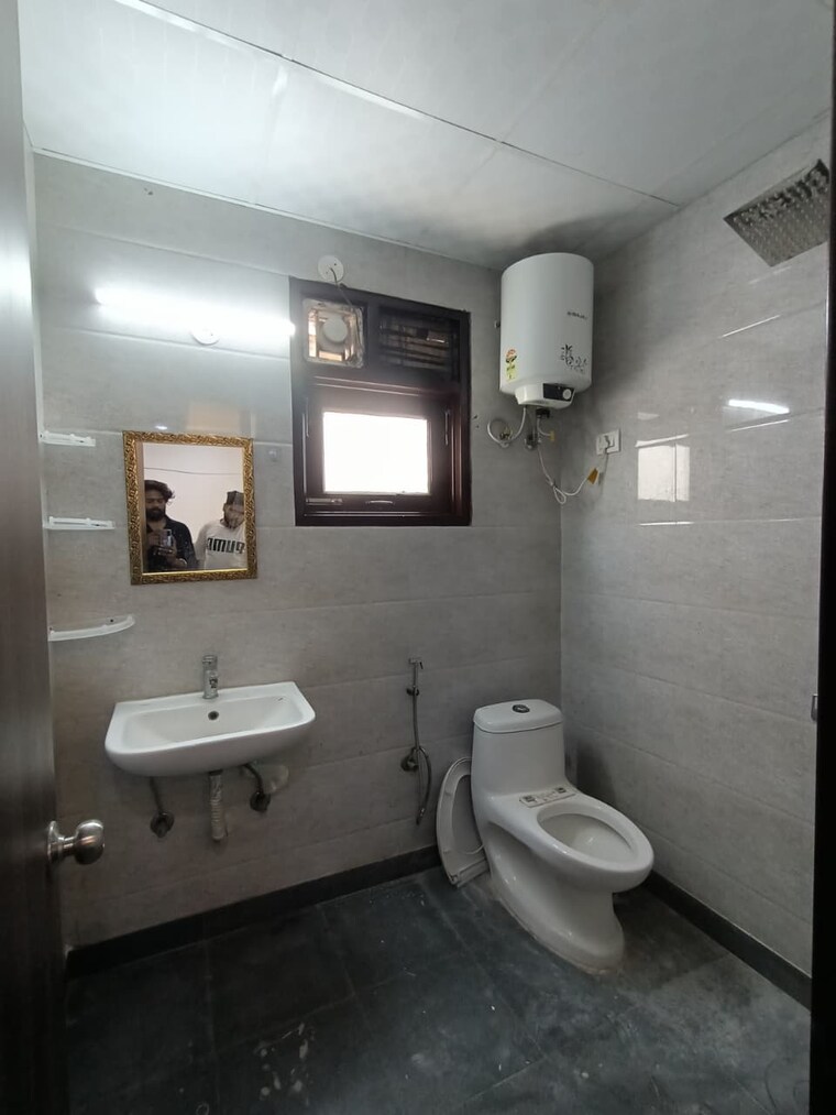 Bathroom, saket 2 Bedroom 950 Sq.Ft. Builder Floor In Saket Delhi 9558758