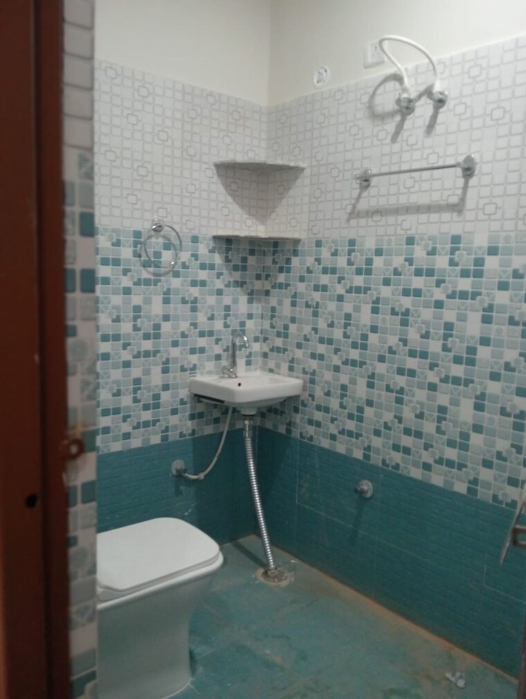 Bathroom, ansal-felix-square 2 Bedroom 1000 Sq.Ft. Apartment In Gomti Nagar Lucknow 9558765